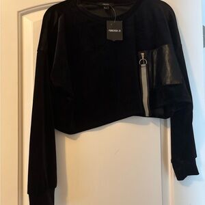 Forever 21 Black Long Sleeve Velvet Crop Top with Pocket